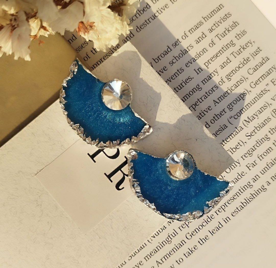 گوشواره بادبزنی سورمه‌ای